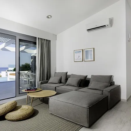 Serene With Swimming Pool In * לינדוס